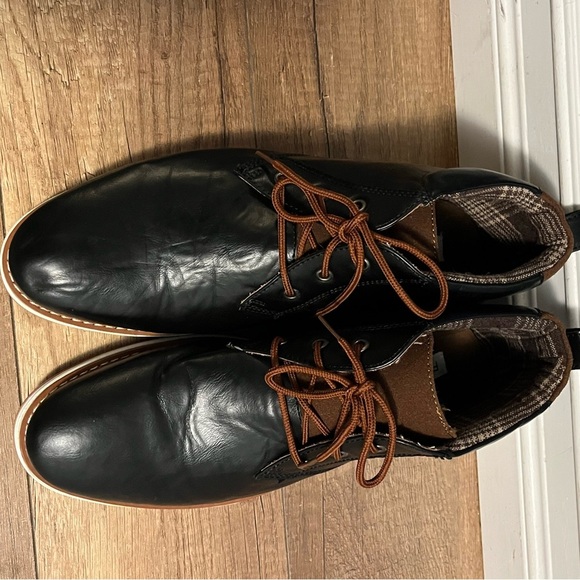 Stylish Black and Brown Leather Boots - Picture 5 of 7